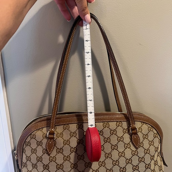 Gucci tote is in brand new condition & comes with dust bag - Picture 4 of 9